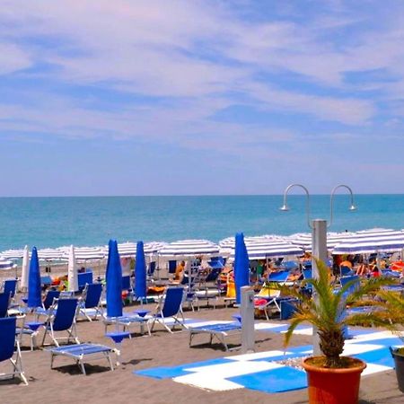Sporting Club Resort Praia a Mare Exterior photo