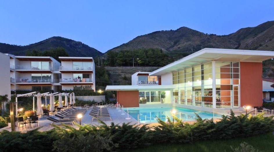 Sporting Club Resort Praia a Mare Exterior photo