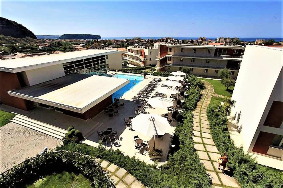 Sporting Club Resort Praia a Mare Exterior photo